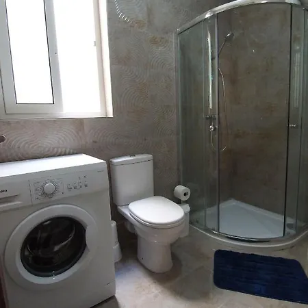 F10 3, Private Two Single Beds Shared Bathroom In Shared Flat Habitación en casa particular Msida