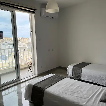 F10 3, Private Two Single Beds Shared Bathroom In Shared Flat Msida