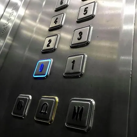 F10 3, Private Two Single Beds Shared Bathroom In Shared Flat Privatunterkunft