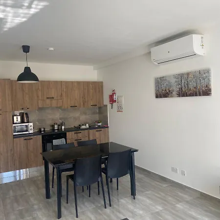 Privatunterkunft F10 3, Private Two Single Beds Shared Bathroom In Shared Flat *