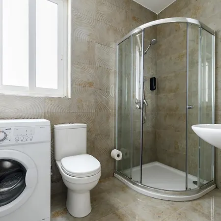 F10 3, Private Two Single Beds Shared Bathroom In Shared Flat Gazde/Camere de închiriat Msida
