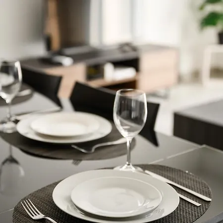 Gazde/Camere de închiriat F10 3, Private Two Single Beds Shared Bathroom In Shared Flat