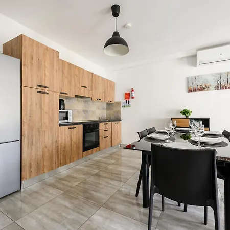 F10 3, Private Two Single Beds Shared Bathroom In Shared Flat Gazde/Camere de închiriat *