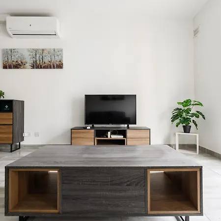 F10 3, Private Two Single Beds Shared Bathroom In Shared Flat Gazde/Camere de închiriat Msida